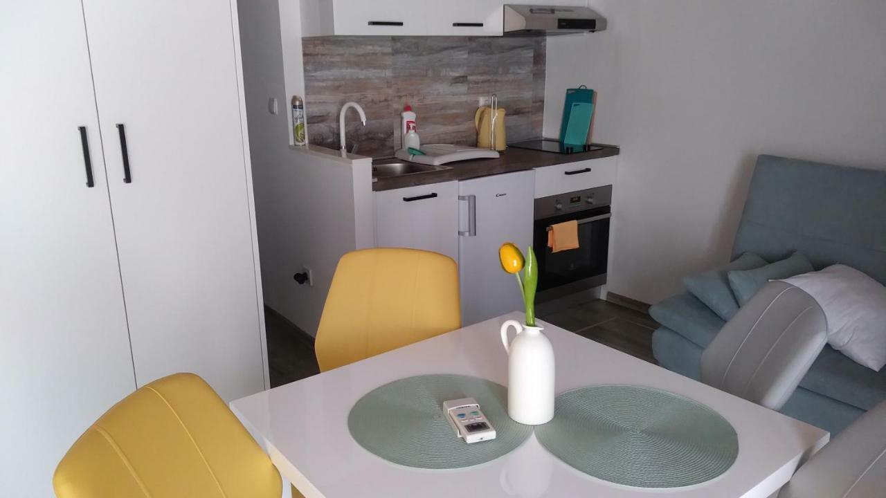 Fina M Studio Apartman Kali Buitenkant foto