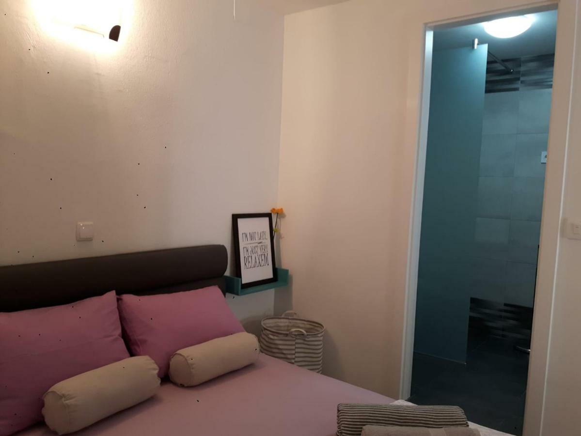 Fina M Studio Apartman Kali Buitenkant foto